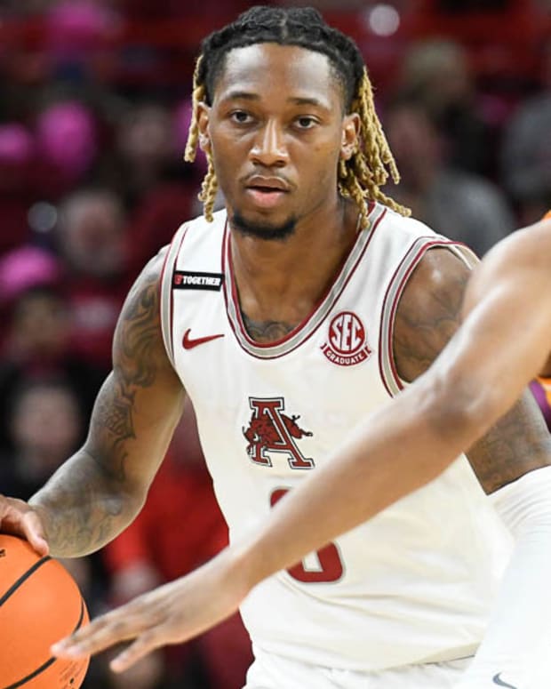 Razorbacks point guard El Ellis against Tennessee